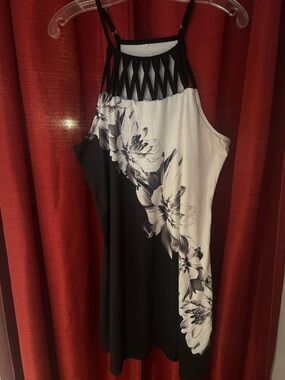 Source Unknown Black & White Floral Halter Mini Dress with Lattice Neck